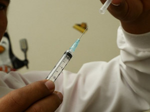 Vacinação contra gripe A e sarampo começa nesta terça, no Ginásio Municipal, Douradão e Jorjão