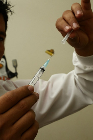 Vacinação contra gripe A e sarampo começa nesta terça, no Ginásio Municipal, Douradão e Jorjão