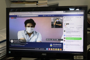 Prefeitura de Dourados disponibiliza intérpretes de Libras nos vídeos oficiais e na coletiva da Covid-19