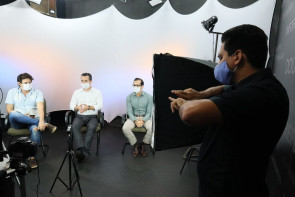 Prefeitura de Dourados disponibiliza intérpretes de Libras nos vídeos oficiais e na coletiva da Covid-19