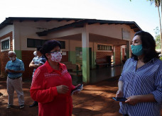 Prefeita Délia Razuk, secretária Berenice e assessores visitaram o hospital da Missão Caiuás na manhã desta quinta-feira