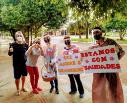 Servidores da Semas levam alegria a idosos "isolados"