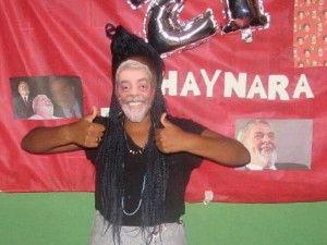 Thaynara comemorou seu aniversário de 21 anos com uma festa surpresa temática do ex-presidente Lula