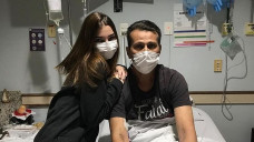 Meses depois da morte do pai, Júlia encontrou em seu celular uma lista de coisas que ele queria fazer