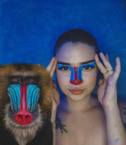 Jovem usa maquiagem para divulgar animais do Brasil e do mundo