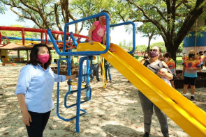 Prefeita Délia Razuk entrega obra de  revitalização do Ceper do BNH 1º Plano