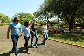 Prefeita Délia Razuk entrega obra de  revitalização do Ceper do BNH 1º Plano