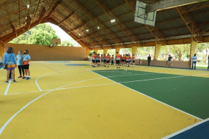 Prefeita Délia Razuk entrega obra de  revitalização do Ceper do BNH 1º Plano