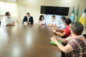 Délia recebe Alan Guedes para iniciar a transição