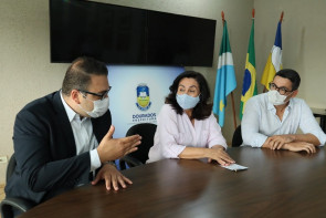 Délia recebe Alan Guedes para iniciar a transição