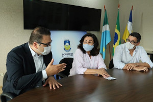 Prefeita Délia recebeu Alan Guedes, Guto Ferreira e o coordenador da campanha vencedora Henrique Sartori, na manhã desta quarta-feira