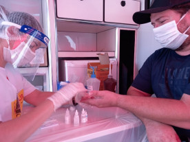 DEZEMBRO VERMELHO - Ação pelo Dia Mundial de Combate à Aids atendeu quase 200 pessoas em Dourados