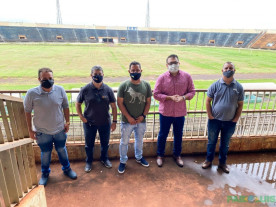 Vereador Fabio Luis visita o Douradão e pede atenção especial a esporte em Dourados