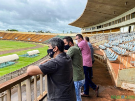Vereador Fabio Luis visita o Douradão e pede atenção especial a esporte em Dourados