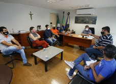 Em encontro nesta sexta-feira, vereadores de Dourados anunciaram a criação da Frente Parlamentar de Controle e Acompanhamento do Plano Municipal de Imunização da Covid-19