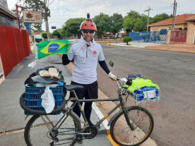 Pai de bailarina paga promessa e pedala durante 11 dias