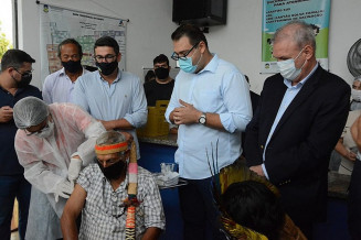Vacinação em Dourados começou nessa terça-feira com a imunização de profissionais de saúde, indígenas e idosos