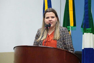 Vereadora Daniela intervém por reabertura de feira e parques