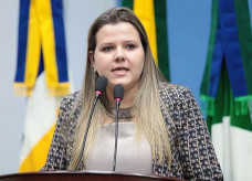 Vereadora Daniela Hall aponta mais de 30 mil pessoas na fila de espera