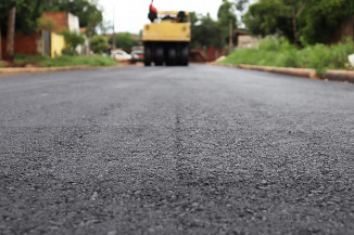 Prefeitura retoma obras de pavimentação no jardim Caiman