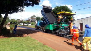 Parceria com o governo do estado melhora ruas de Dourados