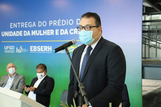 Prefeito fez o anúncio nesta segunda-feira (08)  na presença do ministro Milton Ribeiro