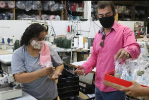 Marçal Filho presta homenagens às mulheres com visitas surpresas em industrias e UBS