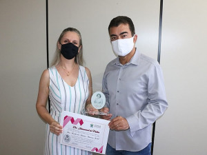 Legenda: A biomédica Karla Leal e o deputado Marçal Filho