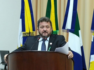 Presidente da Câmara de Dourados Laudir Munaretto apresentou importantes proposições na sessão ordinária de segunda-feira