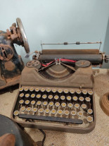 De projetor de cinema à documentos históricos, relíquias relembram memórias de Dourado