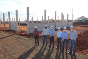 Prefeito visita obra da primeira usina de etanol de milho do Mato Grosso do Sul