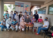 Trabalhadores da saúde em ação no Distrito de Vila Vargas.