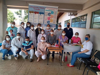 Trabalhadores da saúde em ação no Distrito de Vila Vargas.