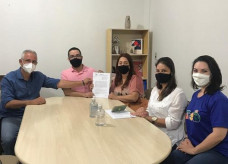 Representantes estiveram reunidos na sede administrativa da Sems nesta quarta-feira (14).