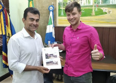 O deputado estadual Marçal Filho destinou recursos para a compra de laboratórios móveis de informática para escolas da cidade de Rio Brilhante. Com computadores e tablets dentro de um armário que além de guardar de forma segura, carrega os equipamentos, o