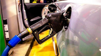 Litro de gasolina passa de R$ 7 em alguns locais
