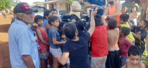 Ação de um grupo de amigos leva alegria para crianças carentes