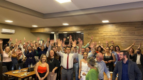 Beto e Mara recebem Rachel Magrini no Clube Indaiá para lançamento da Chapa 10