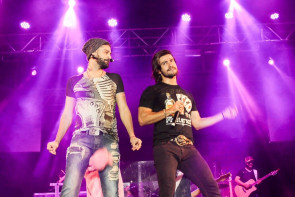 Munhoz & Mariano e cantor Loubet aninam penúltimo dia de shows da 53ª Expoagro