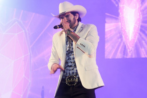 Munhoz & Mariano e cantor Loubet aninam penúltimo dia de shows da 53ª Expoagro