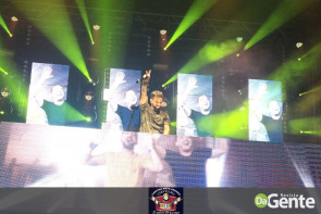 Dupla Henrique & Diego e Dennis DJ encerram programação musical da 53ª Expoagro