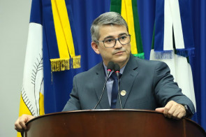 Fabio Luis pede documentação para analisar  comprar de kits de robótica em Dourados