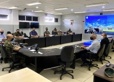 Foto – Assessoria Na Brigada Guaicurus, General Akira e chefes de sessão recebem membros da Campanha ‘Declare seu Carinho’