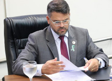 Foto – Valdenir Rodrigues/CMD  Mauricio Lemes reivindica serviços da prefeitura para bairros