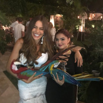 Sofia Vergara fala sobre polêmica com araras amarradas em festa