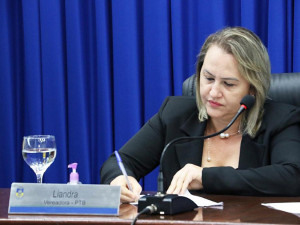 FOTO: Valdenir Rodrigues/CMD LEGENDA: Projeto de Resolução aprovado, que cria a ‘Galeria Lilás’ é de autoria da vereadora Liandra Brambilla
