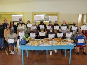 Mais uma turma formada no curso de geração de renda promovido pele Sanesul ao moradores que estão recebendo a rede de esgoto
