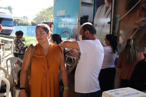 Foram aplicadas mais de 700 doses de vacina contra influenza e covid-19 (Foto: Assecom)