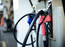 Menor preço encontrado na gasolina comum foi de R$ 4,37 o litro e o maior de R$ 5,09 (Foto: Marcello Casal Jr/Agência Brasil)