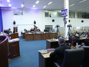 Foto: Valdenir Rodrigues  Legenda: Câmara de Dourados aprovou os 16 projetos de lei presentes na pauta de votação da sessão desta segunda-feira